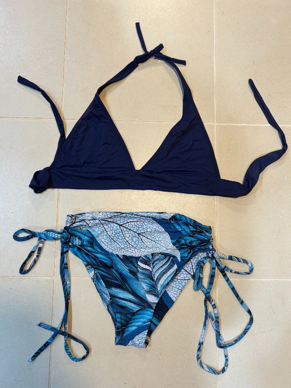 Pakaloha - Big Beach Bottom (size Medium) & Makena Top (size Medium)